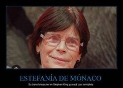 Enlace a Stephen King con peluca