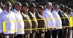 Enlace a Las grandes esferas: fila de barrigas