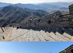 Enlace a Lo que no he visto venir es la inclinación de la Gran Muralla, que llega a los 45° fácilmente y a más de 80° en algunos tramos muy complicados.