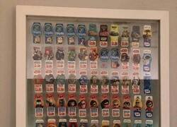 Enlace a Mientras tú ligas, ella completa la colección de pegatinas de plátano