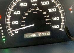 Enlace a Cuando tu vida por fin va en orden… pero solo el cuentakilómetros