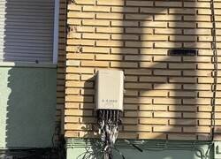 Enlace a Esta imagen tan común en España sobre todo en construcciones del siglo XX dice mucho sobre nuestra cultura del apaño y lo que favorece las soluciones rápidas, baratas y acumulativas