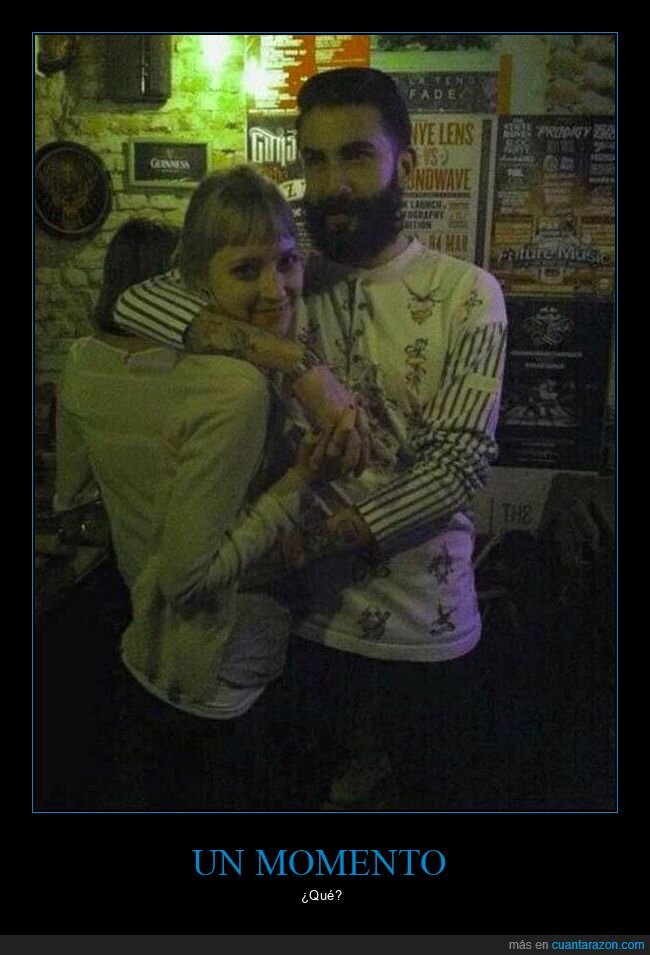 abrazo,pareja,bar,celos,amigos