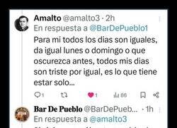 Enlace a Tú: “soy un encanto”. El bar: “dos cucharillas, campeón”