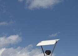 Enlace a Sabes que la cosa pinta mal si hasta las farolas protestan