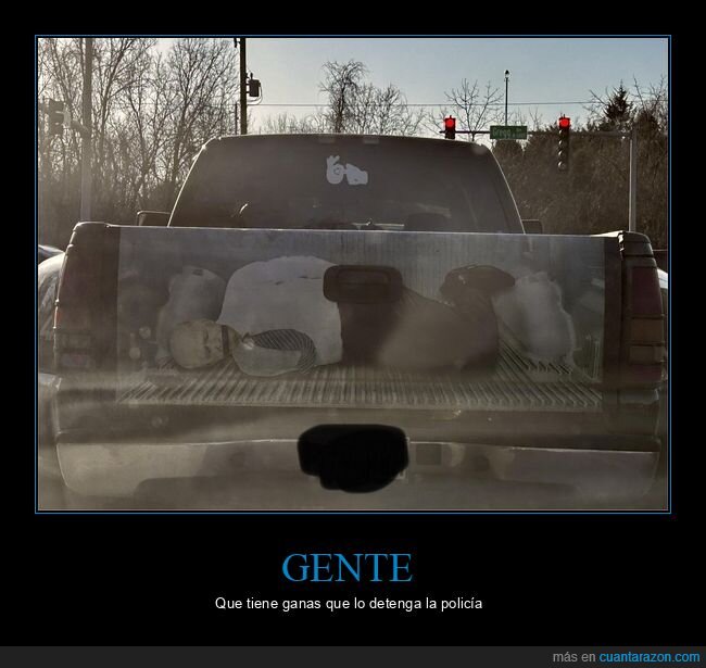 tr&aacute;fico,pickup,mudanza,sem&aacute;foro,ata&uacute;d