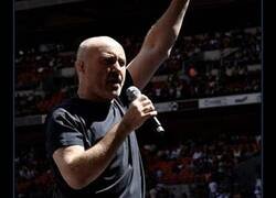 Enlace a 20 fotos que muestran a Phil Collins después de su etapa en Genesis