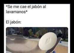 Enlace a Se me cae el jabón y se saca un kickflip