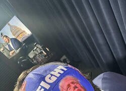 Enlace a Yo no sigo políticos, solo combino accesorios