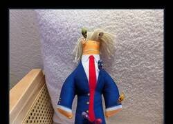 Enlace a Hay que meterle más caña al muñeco naranja