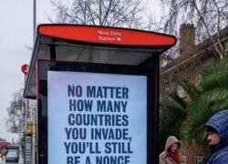 Enlace a En Londres no te cancelan: te bautizan