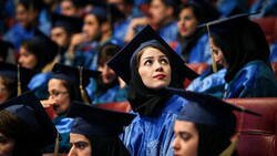 Enlace a En Irán hay más mujeres que hombres en la universidad que en cualquier otro país. Más del 70 % de los alumnos de ingeniería y ciencias son mujeres