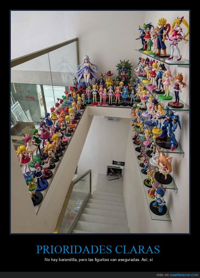 figuras,colecci&oacute;n,escalera,vitrinas,otaku
