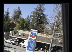 Enlace a En Menlo Park, lo único barato es mirar el precio desde el coche