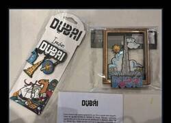 Enlace a Los pasajeros que salen de Dubai están recibiendo un pequeño paquete de recuerdo con esta nota. Un detalle agradable, no voy a mentir