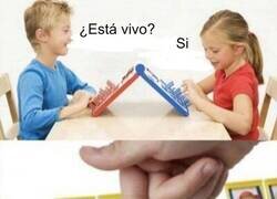 Enlace a ¿Está vivo? Sí, mira…