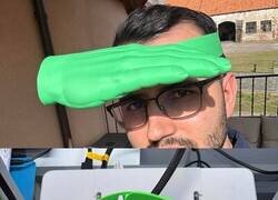 Enlace a No es una visera, es un high five permanente