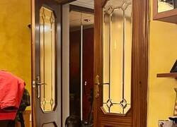 Enlace a Mi perra es lo suficientemente lista como para robar un fuet del armario de la cocina y lo suficientemente idiota como para venir a enseñármelo