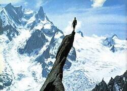 Enlace a Gaston Rébuffat practicando montañismo en Francia, 1944