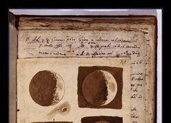Enlace a Las primeras imágenes realistas de la Luna, obtenidas en 1609 a través de observaciones telescópicas. Dibujos de Galileo Galilei realizados con acuarela, encontrados en su cuaderno de notas.
