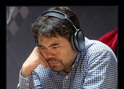 Enlace a El gran maestro Hikaru Nakamura dedicó 67 minutos a una sola jugada, una de las más largas de la historia; sin embargo, aún así perdió la partida