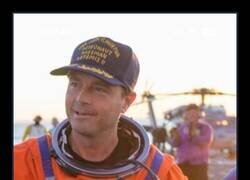 Enlace a El astronauta Reid Wiseman lleva dos relojes y tiene el aspecto de un auténtico tipo duro del espacio