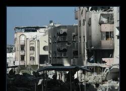 Enlace a  Vi una bandera de One Piece ondeando sobre un tanque en Gaza en 2023