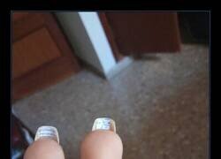 Enlace a Llevo chuletas hasta en las uñas