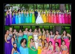 Enlace a No sé de quién es la boda, pero aquí falta el sacapuntas