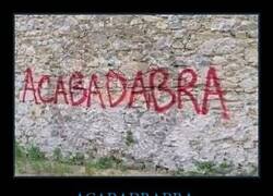 Enlace a Abracadabra, pero en modo dislexia