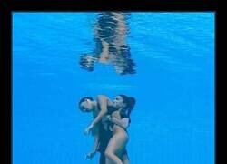 Enlace a Andrea Fuentes salvando a una nadadora de ahogarse tras un ejercicio de sincro