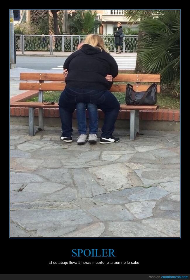 pareja,banco,abrazos,parque,almendralejo