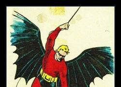 Enlace a Este es el diseño original de Batman, tal como lo concibió Bob Kane en 1938