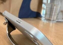 Enlace a La funda de móvil de la que todo el mundo se burlaba finalmente demostró su utilidad