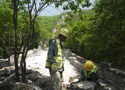 Enlace a OC: La Gran Muralla de China está siendo restaurada, ladrillo por ladrillo.