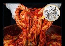 Enlace a El kimchi te salvará de los microplásticos que te tragues