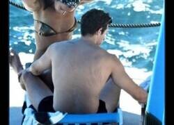 Enlace a Se filtraron fotos de la luna de miel de Dua Lipa y hay algo raro