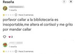 Enlace a  Quiero conocerla. Esta tarde me voy a pasar por la biblioteca de mi pueblo a charlar un rato con ella y a echar unas risas. A ver si es verdad lo de las reseñas