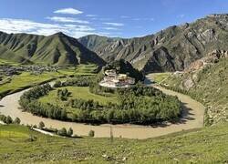 Enlace a Gadin Si, un monasterio tibetano aislado en la provincia de Qinghai, en China, que limita con el Tíbet