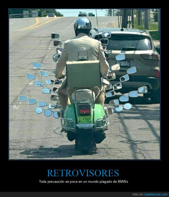 moto,espejo,paranoia,carretera,absurdo
