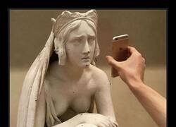 Enlace a Hasta la escultura tiene más folIowers