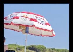 Enlace a Orgullo patrio en forma de parasol