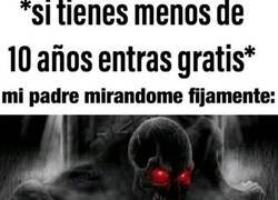 Enlace a Cuando tu padre descubre que ya no entras en tarifa infantil