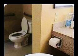 Enlace a Pero cómo me vas a poner el papel de water tan lejos