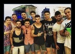 Enlace a Es la foto más histórica de youtube España sin duda