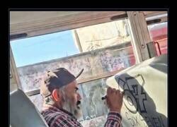 Enlace a Cuando el abuelo tiene más swag callejero que tú y encima critica a los chavales