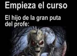 Enlace a Cuando el profe empieza el curso con la moral por los suelos y la tuya directamente enterrada