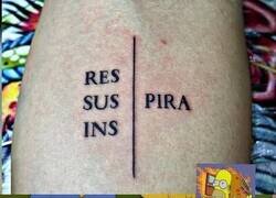 Enlace a Cuando el tatuador también suspendió lengua