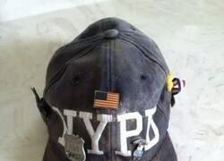 Enlace a La gorra que mi padre usó mientras estaba de servicio el 11 de septiembre de 2001