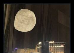 Enlace a La luna llena está hoy hermosa